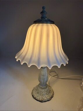 Cream Vintage Style Table Lamp Decorative Base scalloped shade 11 in ambient
